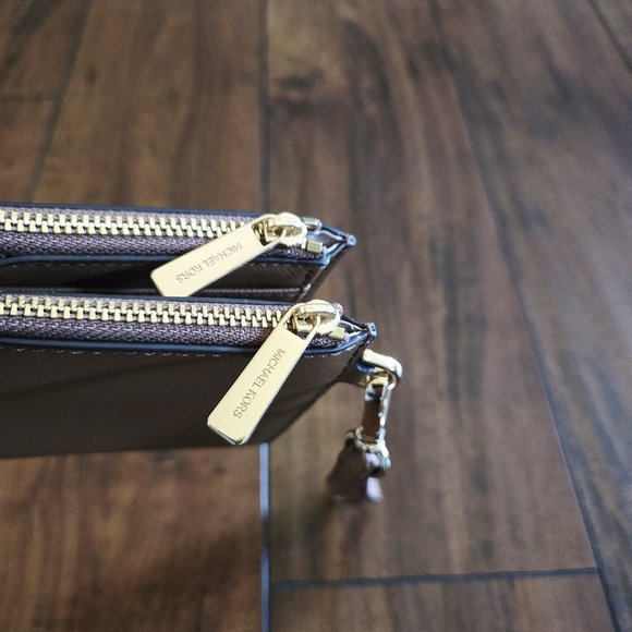 Michael Kors Jet Set Travel Large Double Zip Phone Wallet Wristlet Brown Luggage - Picture 7 of 12